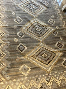 Living: Turkish Style Rug - 2.05 x 2.85 m