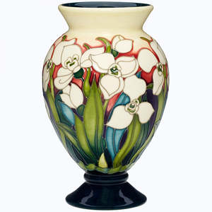 Moorcroft: Polar Bear Vase 370/6