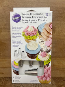 Baking: Cupcake Decorating Set / 12 piece