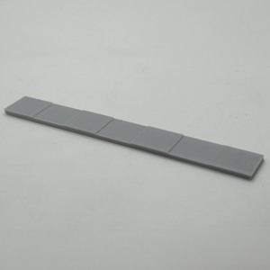 Model Train: Street Collection [Scale: HO] [Type: Gutter]