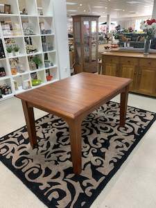 Coastwood: Villager Extension Dining Table