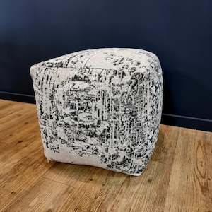 Signature Rugs: Merriwa Pouf Grey