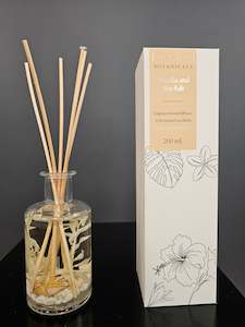 Candles Diffusers: Vanilla & Sea Salt Reed Diffuser
