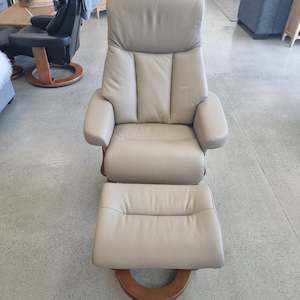 Recliner: Bella  Recliner with Footstool Vanilla