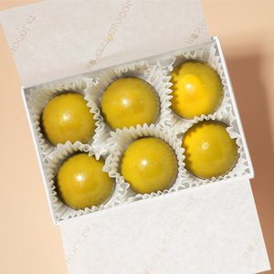 Chocolate Bonbons: Gin & Tonic - 6 Chocolate Bonbons
