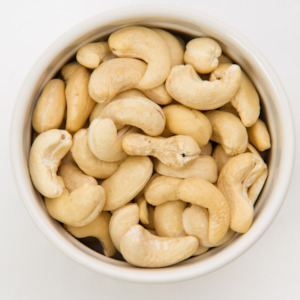 Nuts: Cashew Nuts - Organic