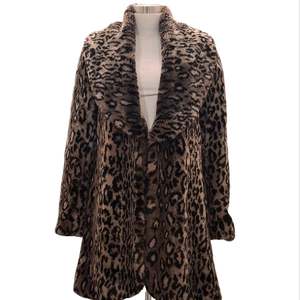 PAULA RYAN COAT SIZE M