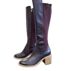 MINX BOOTS SIZE 38