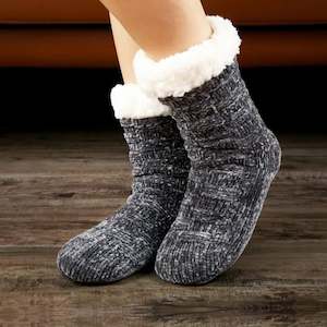 Hooli Colours: Fluffy Grey Socks