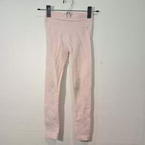 Play Condition: RE-Loved - Maxomorra Pale Pink Leggings (5-6 Years)