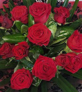 Products: Stunning 12 Rose Bouquet - Hornby Florist