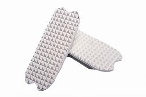 Saddle: Knife Edge Stirrup Treads