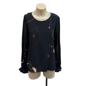 Last Chance: Nyne Longsleeve - Size 8