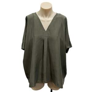 Womens Clothing: Silk Tee - Size XS