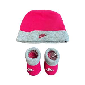 Childrens Clothing: Beanie & Bootie Set - Size 00