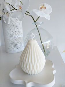 HOT Candles: Pear ivory