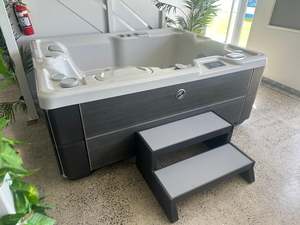 Highlife Jetsetter LX- Like NEW