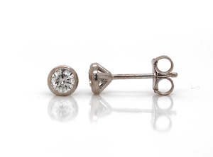 Diamond: Solitaire Rub-over Studs TDW 0.30ct