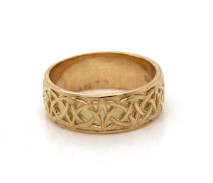 Gold Rings: Ladies Celtic Design Wedder