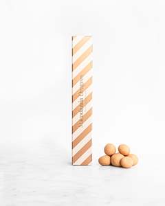 Christmas: Gold Macadamia Dragees