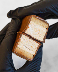 Handcrafted Chocolate Bars: Creation of the Month | Banana Biscoff Nougat