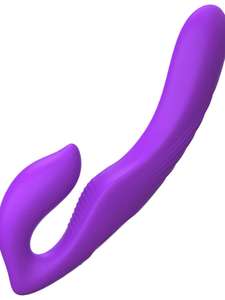 HER ULTIMATE STRAPLESS STRAP-ON