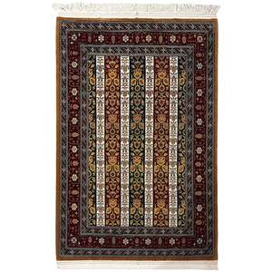Fine Hand-knotted Ghom Persian Rug 140cm x 208cm