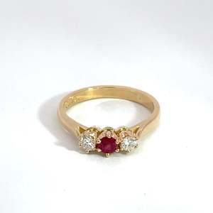 18ct Yellow Gold 3 Stone Ruby and Diamond Ring