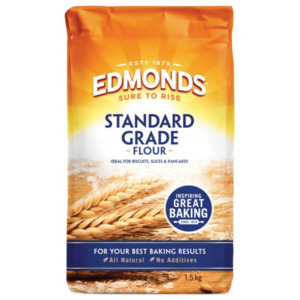 Christmas Cake: Edmonds Standard Flour 1.5kg