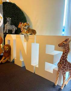 Easels Stands: ONE Foam Table