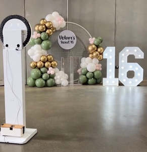 Party People Packages: Deluxe Party Package