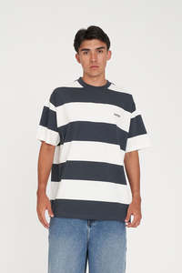 Mens: BENSON BLOCK TEE ASPHALT/CHALK