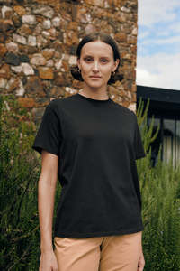 Womens T Shirts: CLASSIC TEE 170/CLASSIC BLACK