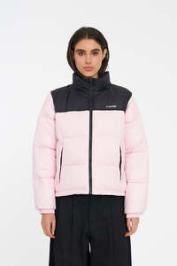WMNS RIDER PUFFER JKT BLACK/PETAL