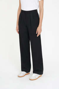 Womens Pants: CLASSIC PLEAT PANT BLACK