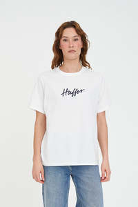 CLASSIC TEE 170/SCRIPTED CHALK