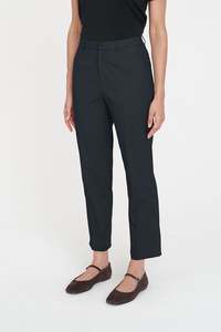CLASSIC SLIM ANKLE PANT NAVY