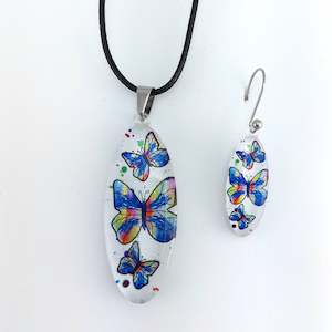 Wholesale: 105 - Oval Butterfly - Carded
