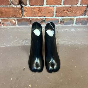 Martin Margiela: MARTIN MARGILEA Tabi boots 39