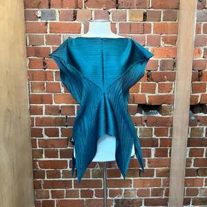 ISSEY MIYAKE PLEATS PLEASE top
