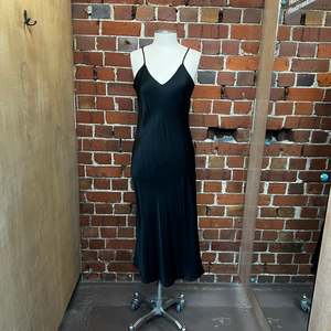 Products: SILK LAUNDRY silk slip