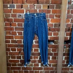 Products: VETEMENTS jeans