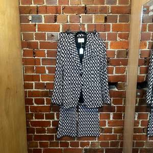 Products: DOROTHEE SCHUMACHER woven wool suit