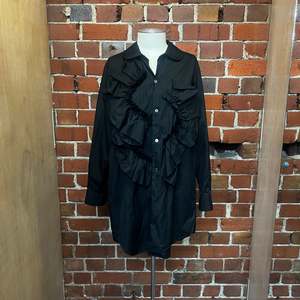 Products: COMME DES GARÇONS ruffle shirt
