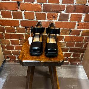 SHUSHU TONG platform Mary Janes 36