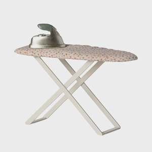 Mouse Iron and Ironing Board