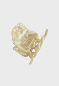 Accessories 1: Divya Claw Clip in Sand