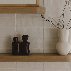 Kitchen: Wavy salt and pepper shakers | Dark Brown