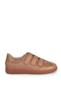 Shoes: Husk Jamalia Sneaker