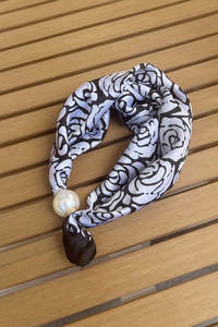 Pearl Fasten Neck Tie | Roses